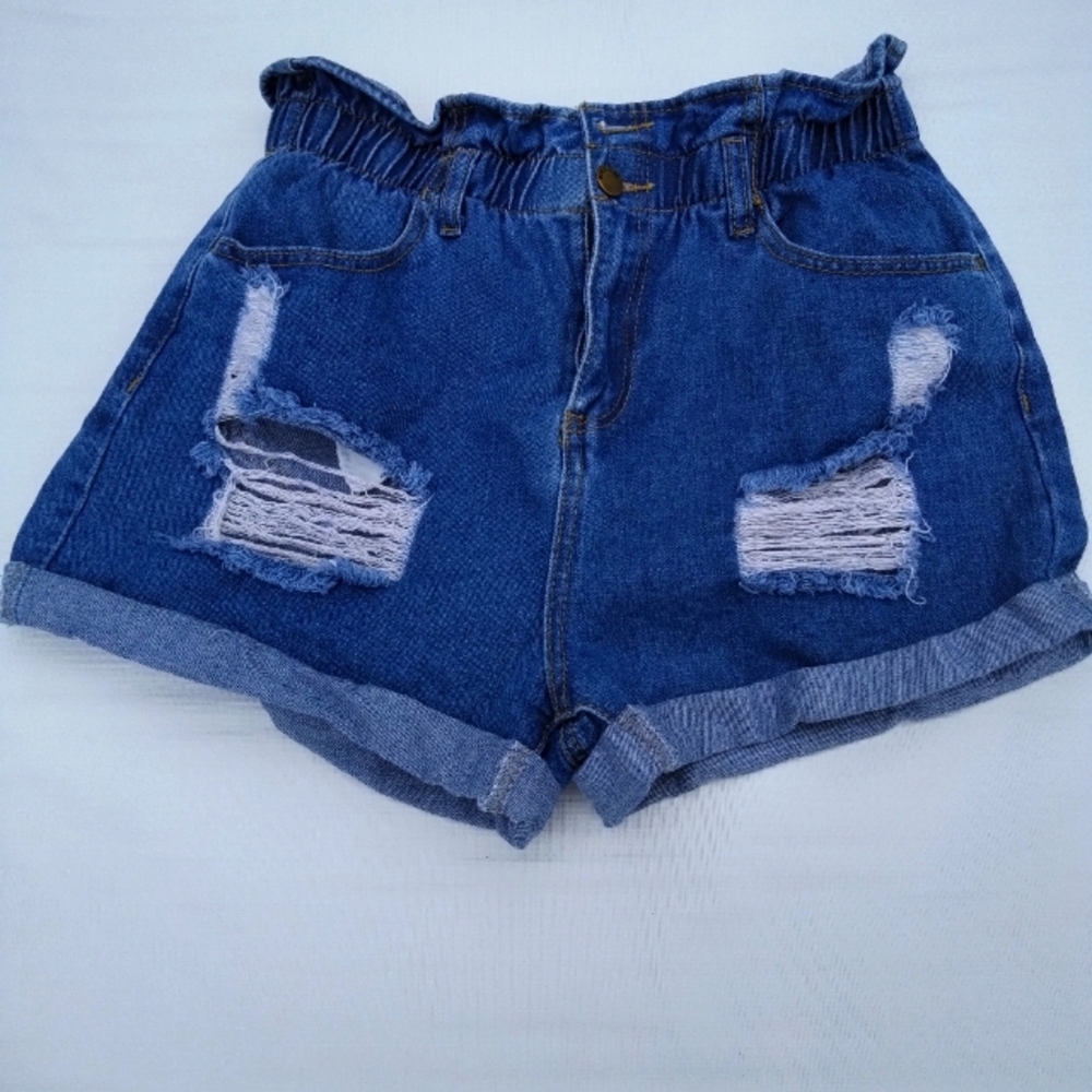 Gathered denim distressed shorts